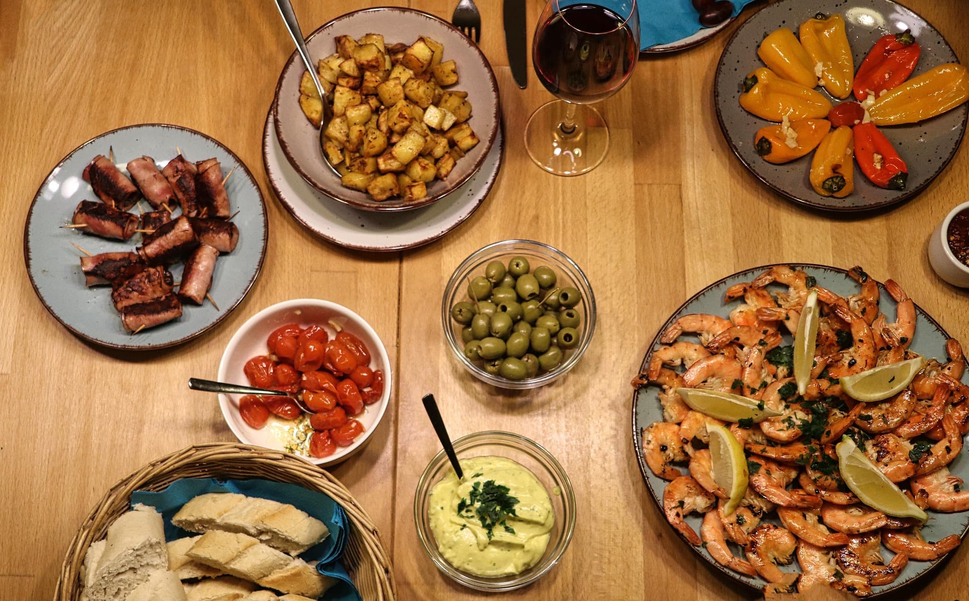 Shrimp, the kind of seafood Andalusian freidurías sell by weight