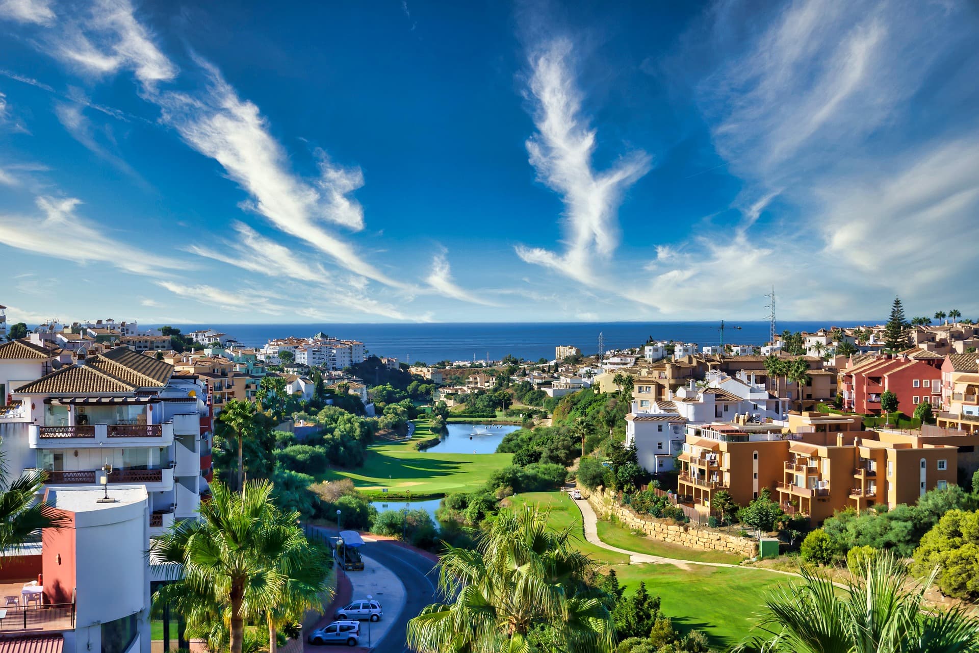 A Spanish town seen from above, the distance problem a route has to respect