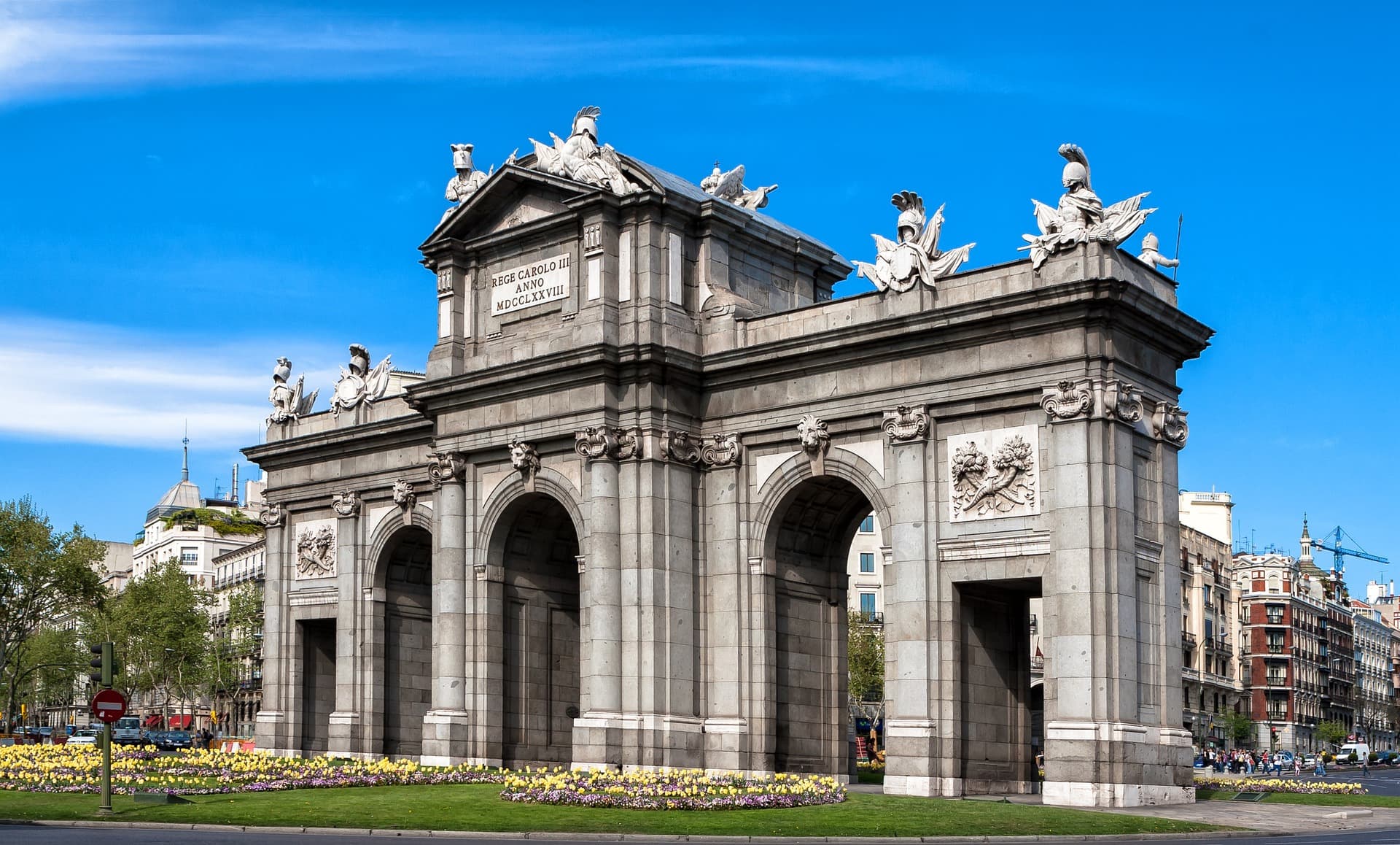 A Madrid street, where a museum day and a menú del día set the spending